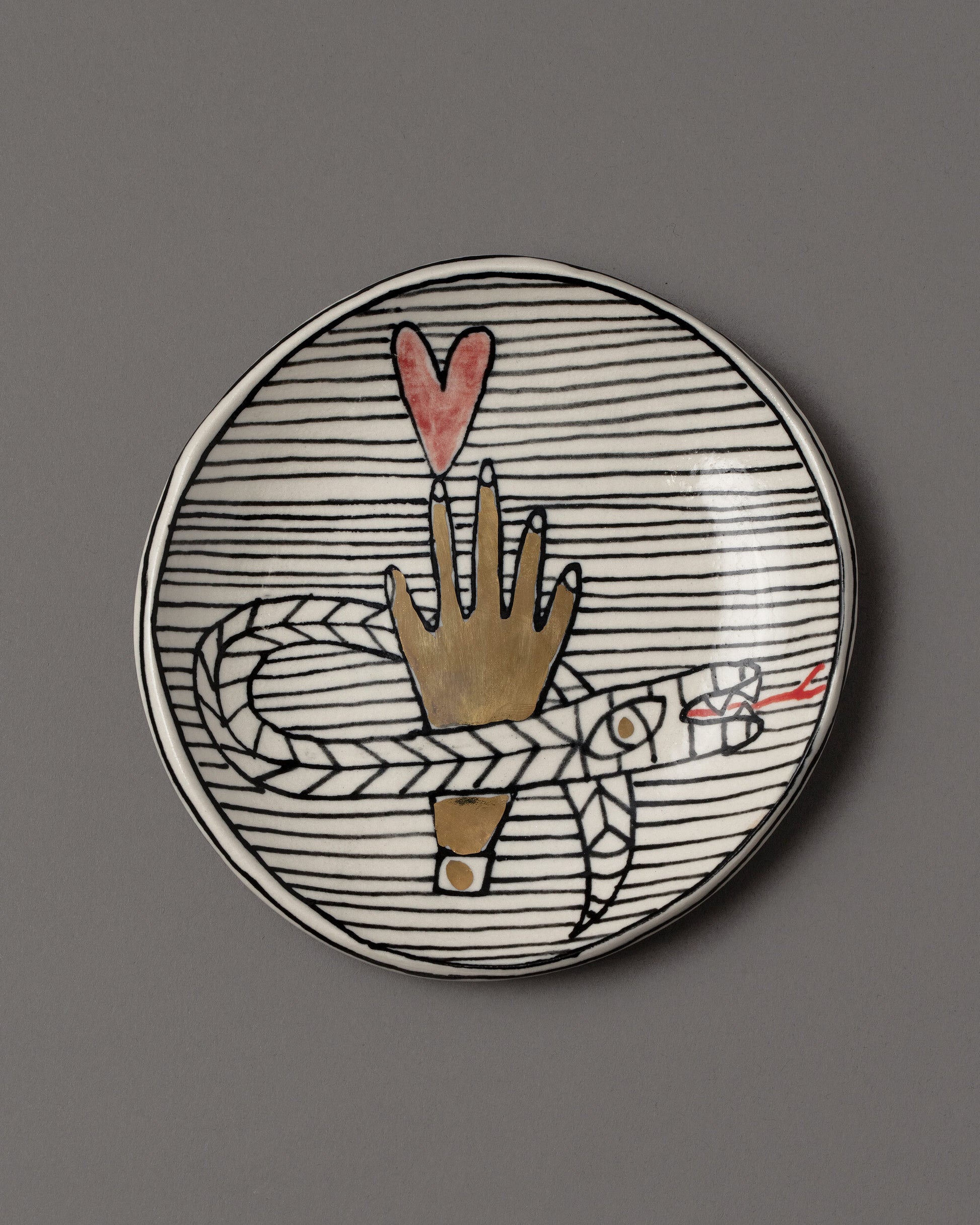 Suzanne Sullivan Mini Dish on grey color background.