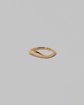 View from the side of the Gold Thin Level Band on light color background.