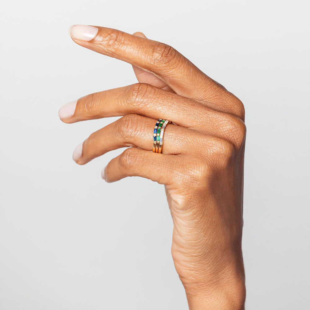 product_details::Bow Bands on model.