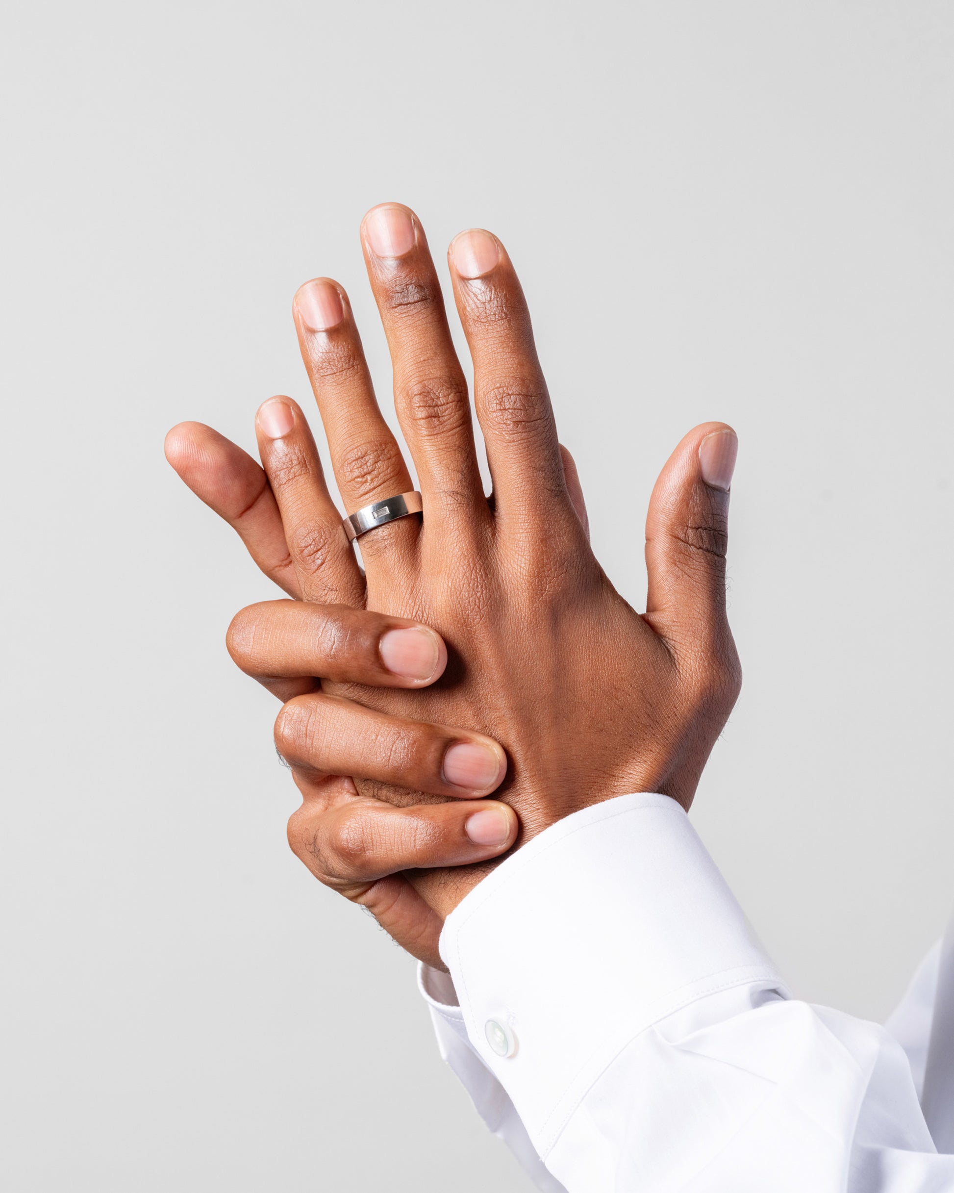 Gold Diamond East West 5mm Baguette-Set Piet Band on male model.