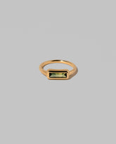 Geyser Bicolor Sapphire Ring 005 on light color background.