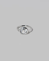Gusher Diamond Ring 028 on light color background.