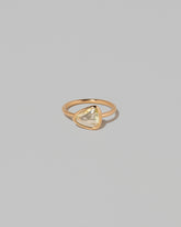 Gusher Chartreuse Sapphire Ring 003 on light color background.