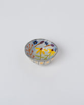 Suzanne Sullivan Flower Compatible Backgrounds Pinch Bowl on light color background.
