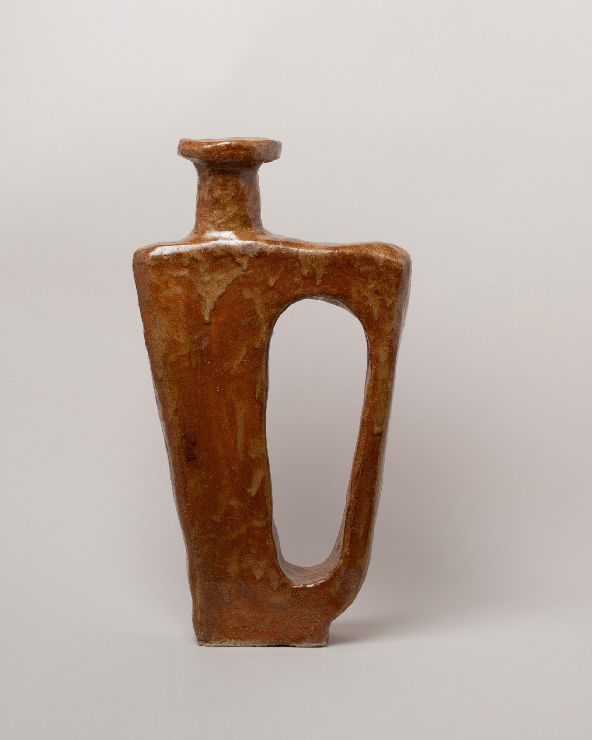 Willem van Hooff Utho Small Core Vessel on light color background.