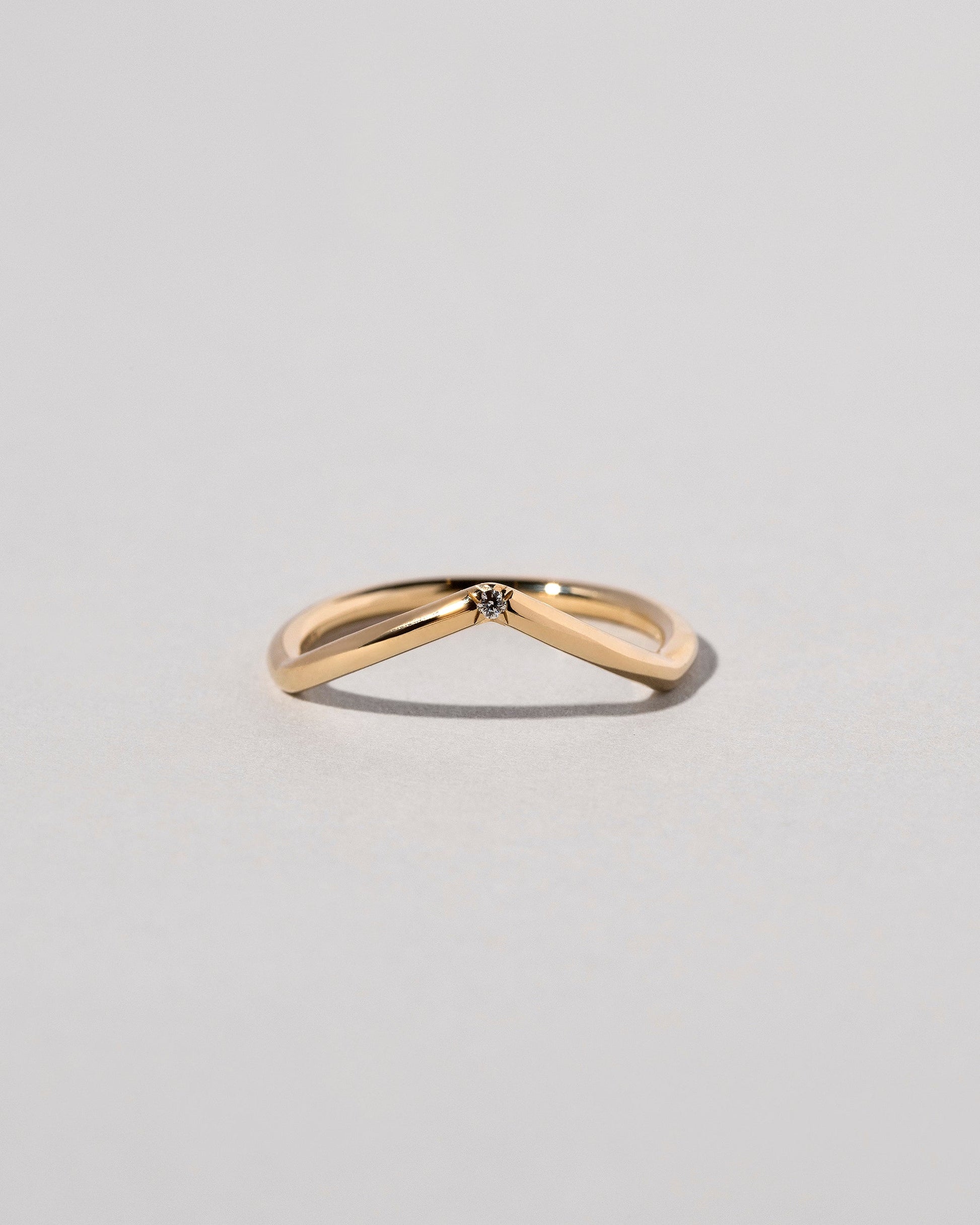  Luna Peak Band - Single Stone on light color background.