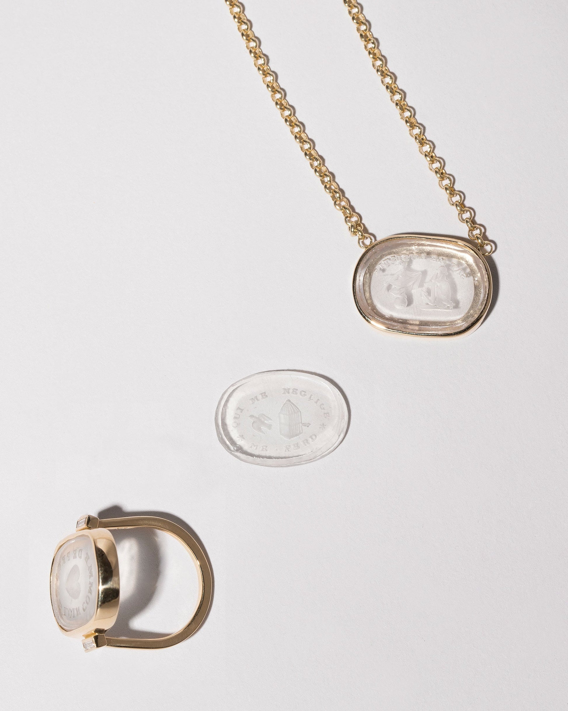  Free Bird Intaglio Seal on light color background.