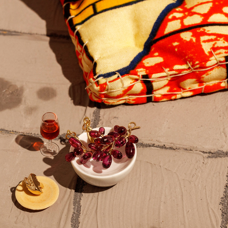 product_details::Styled photo featuring Table Grapes Charm