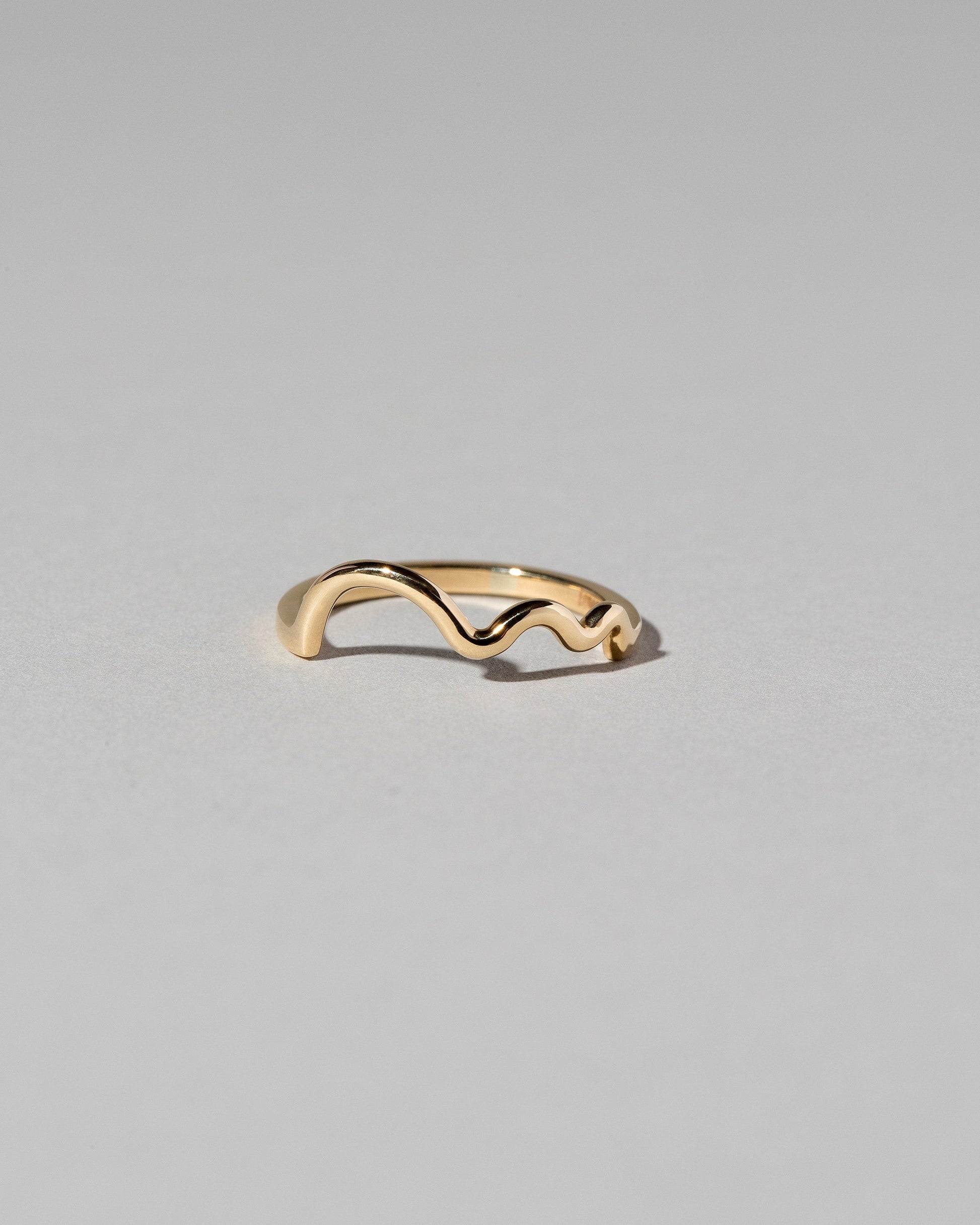 Squiggle Band - Solid on light color background.