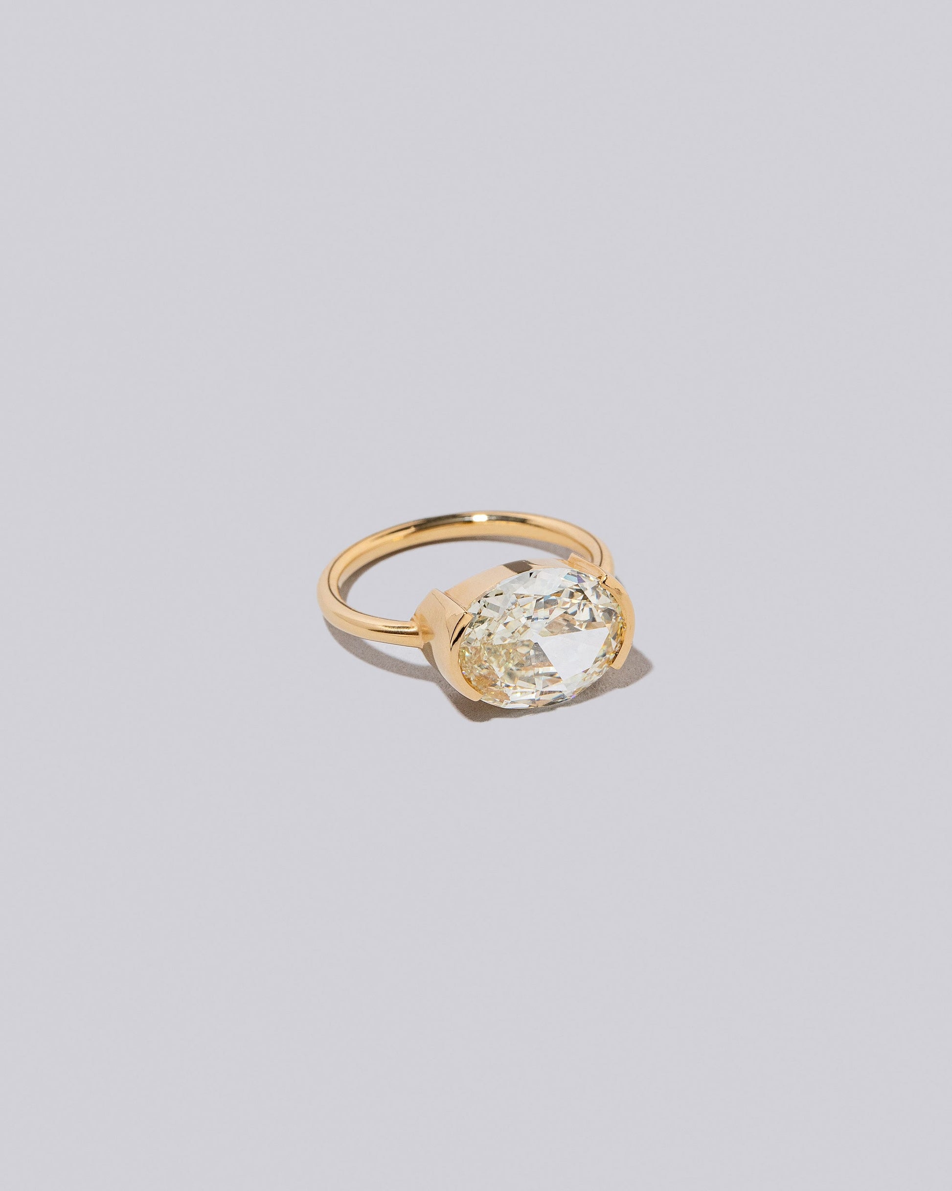 View from the side of the Tempo Ring on light color background.