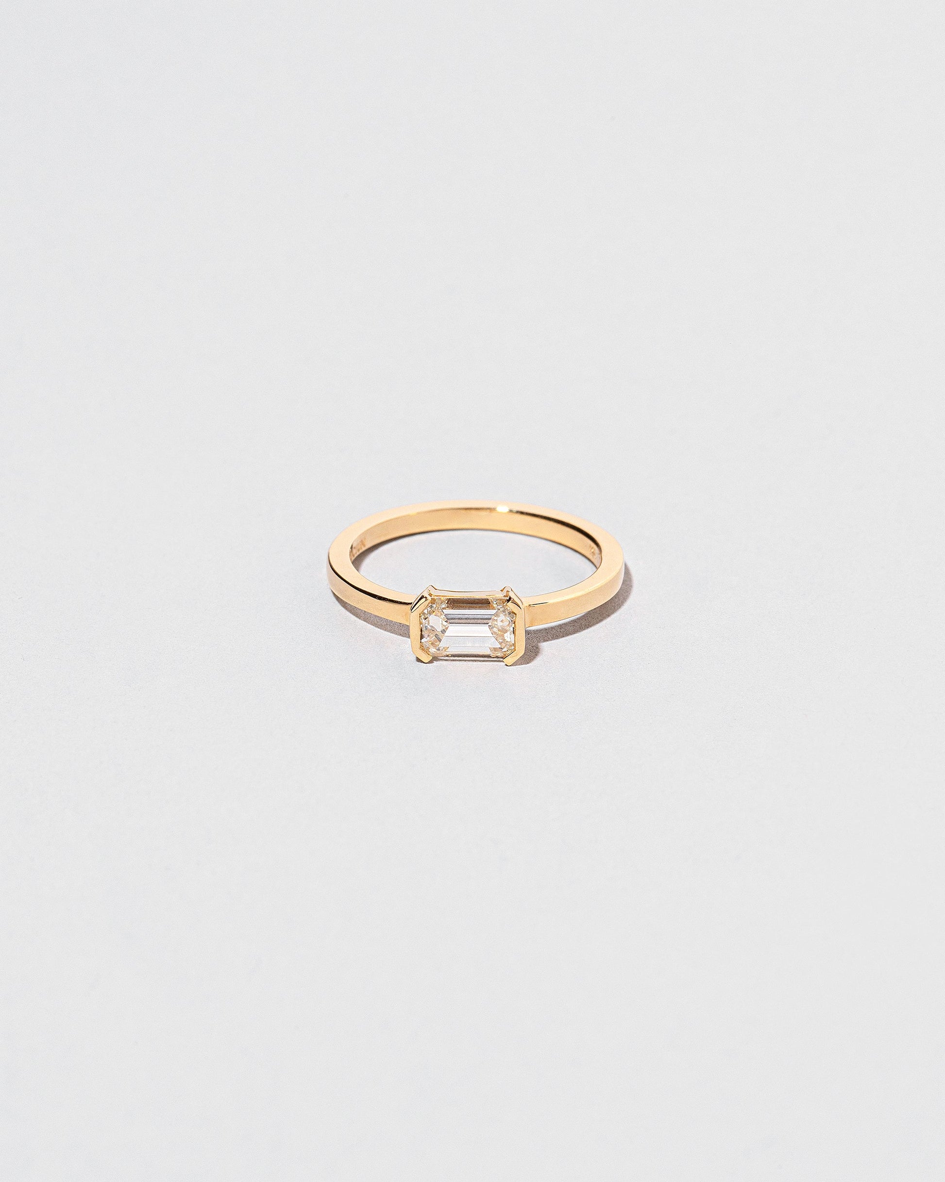 Simbelmyne Ring on light color background.