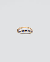  Right Slump Band - Baguette on light color background.