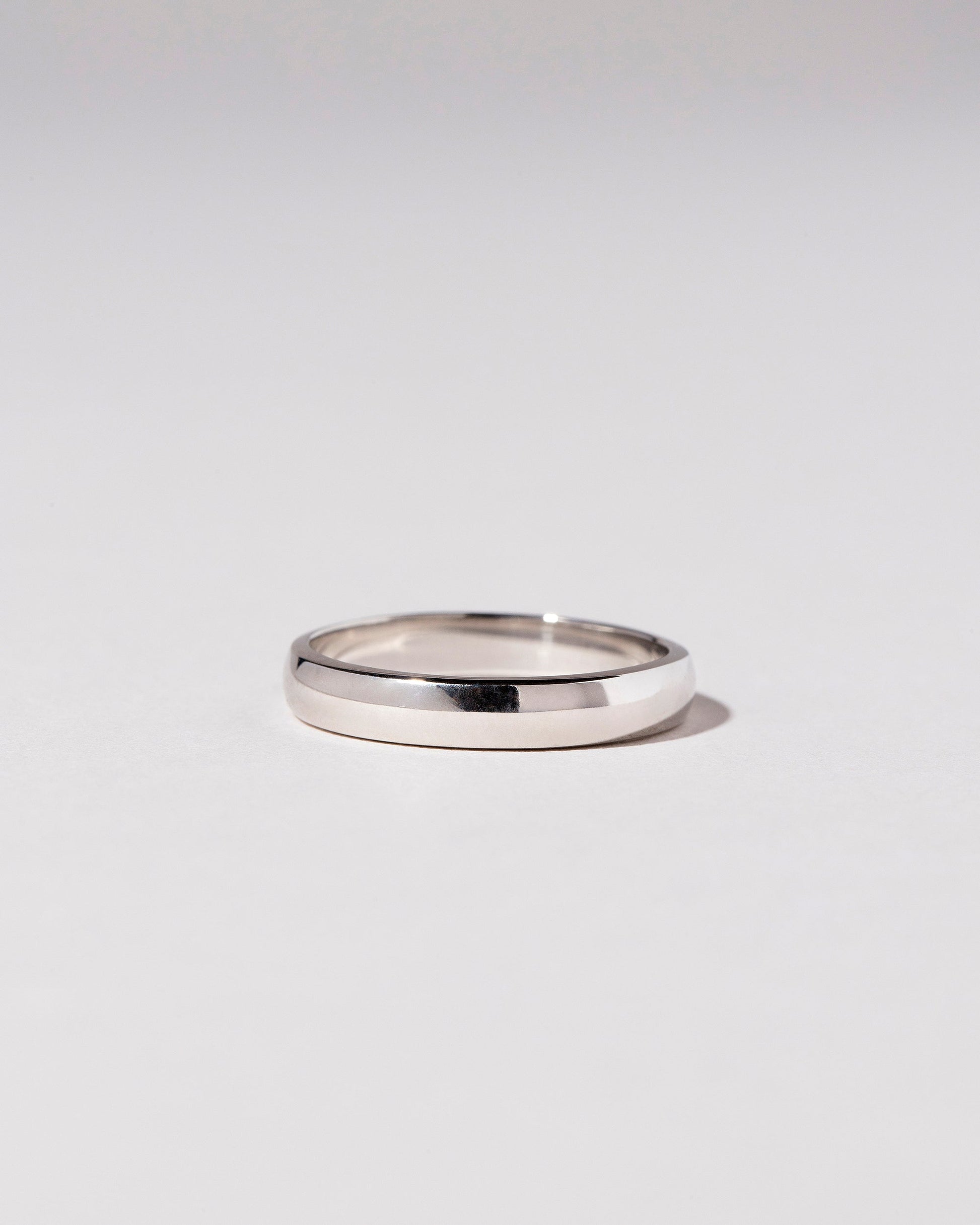 Half Round Band - 3mm on light colored background.