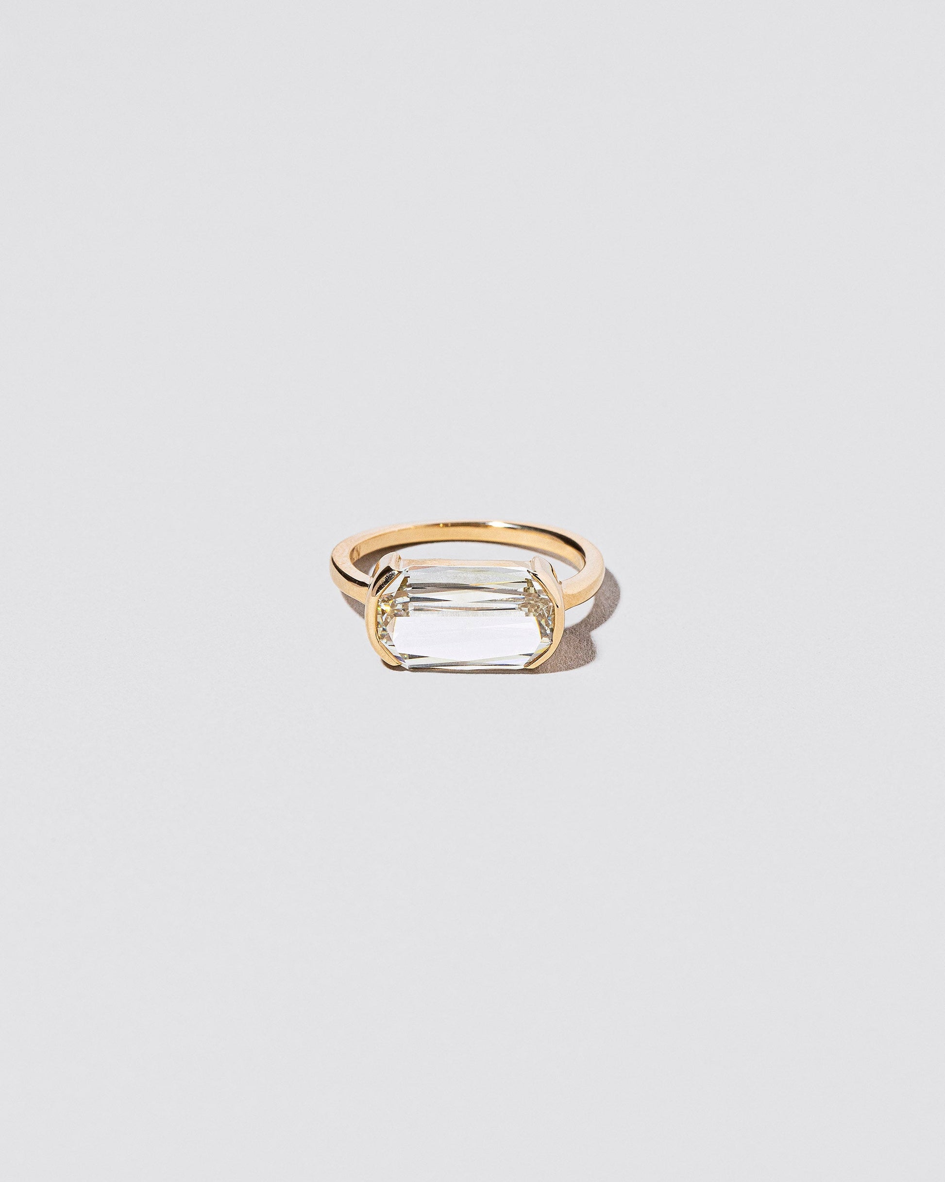 Tableau Ring on light color background.