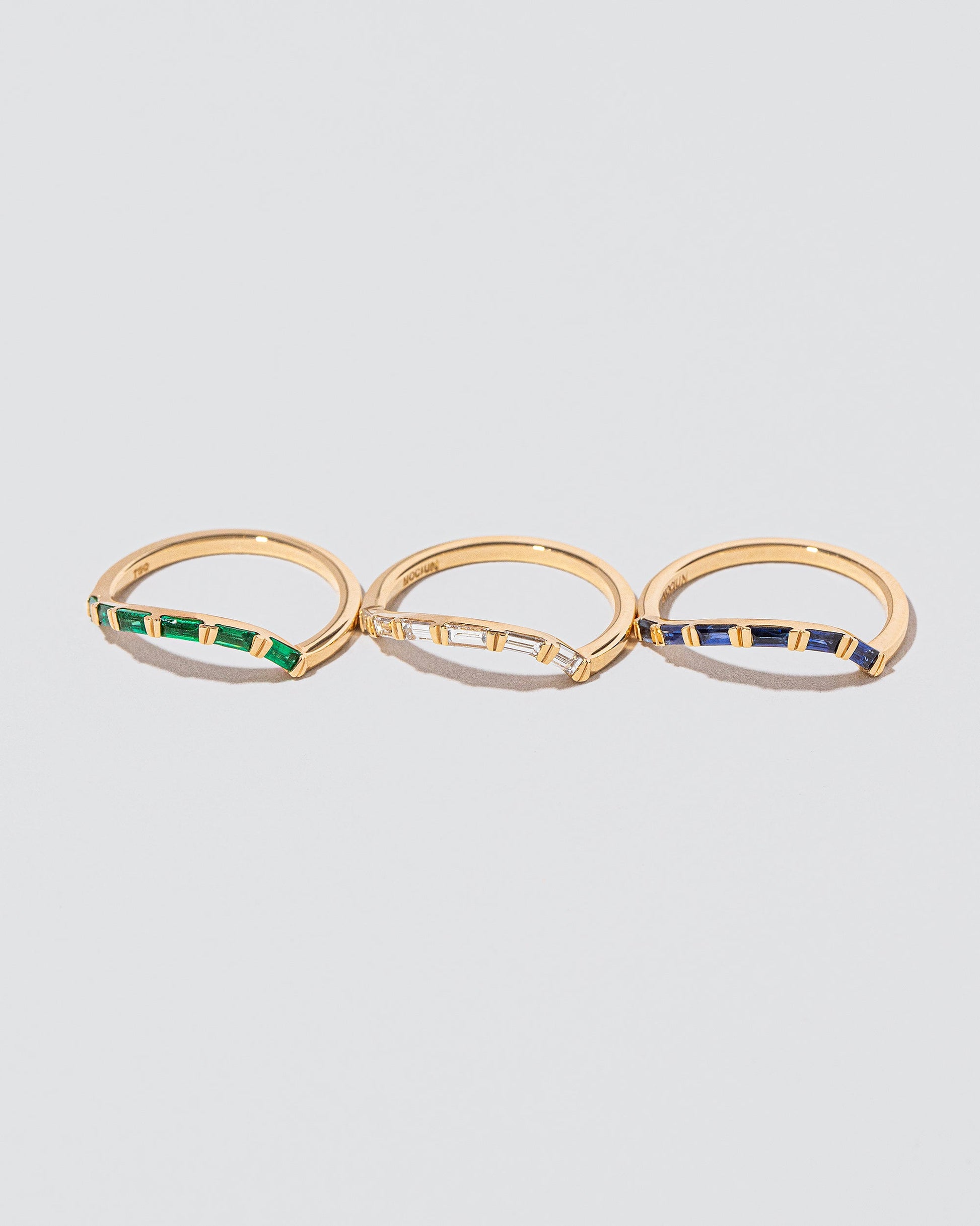  Right Slump Band - Baguette on light color background.