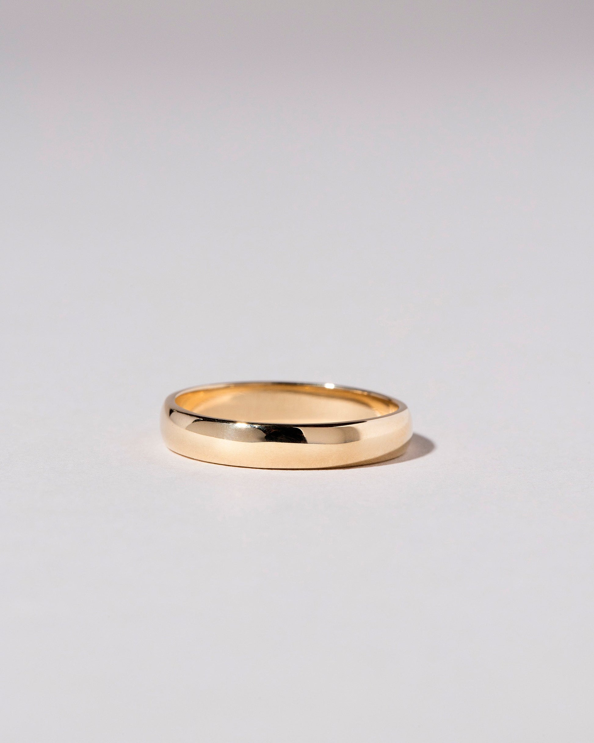  Half Round Band - 4mm on light color background.