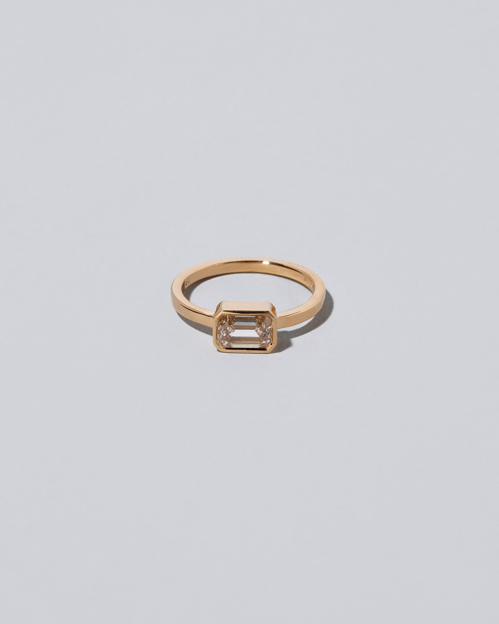 Spectrum Ring on light color background.