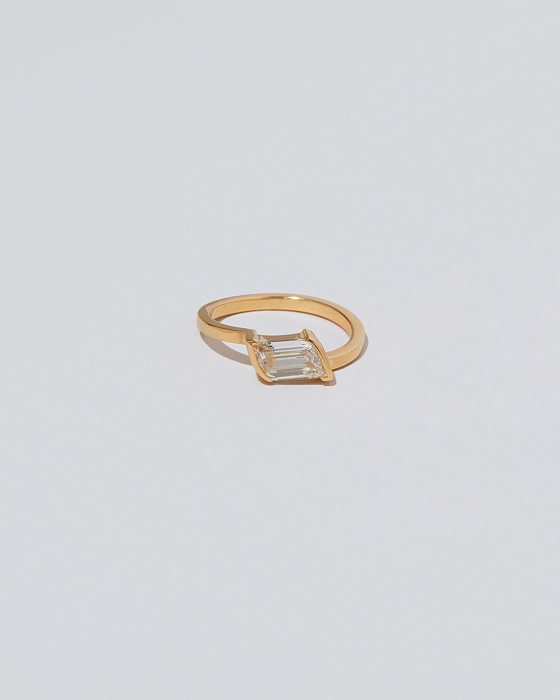 Chassé Ring on light color background.