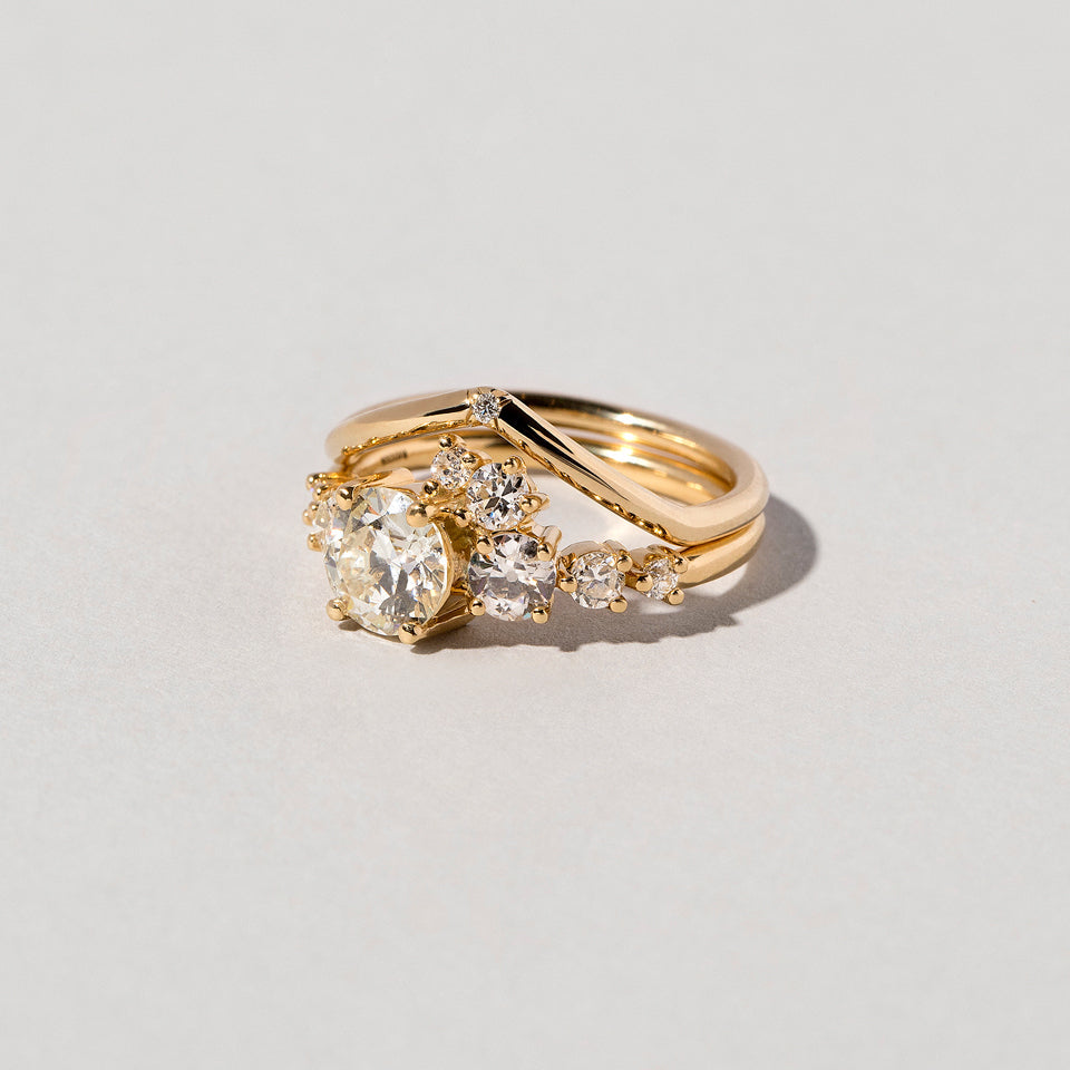 product_details:: Luna Peak Band - Single Stone on light color background.