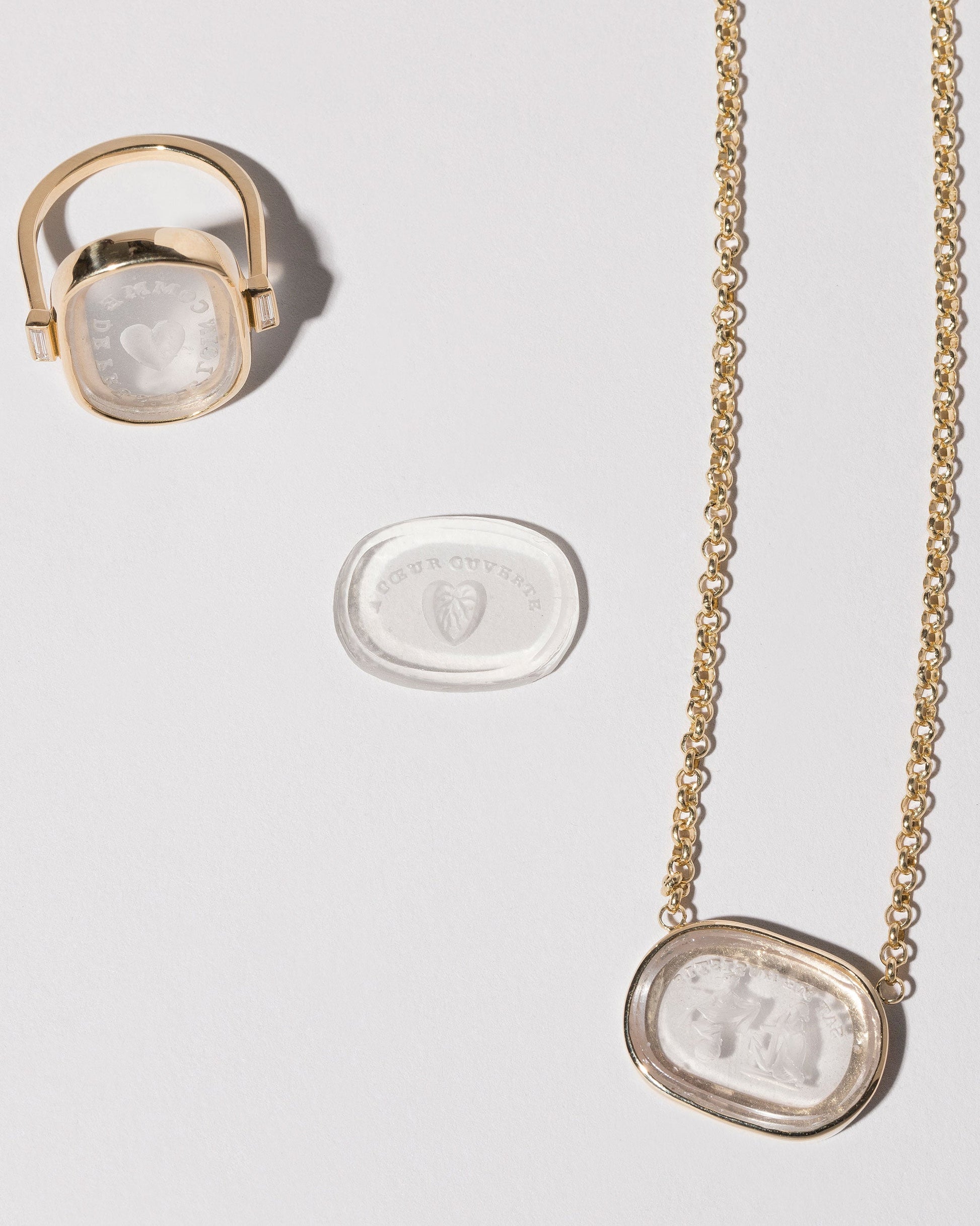  Open Heart Intaglio Seal on light color background.