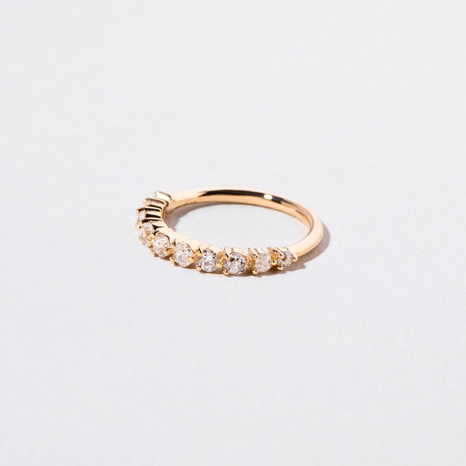 product_details:: Dash Band on light color background.