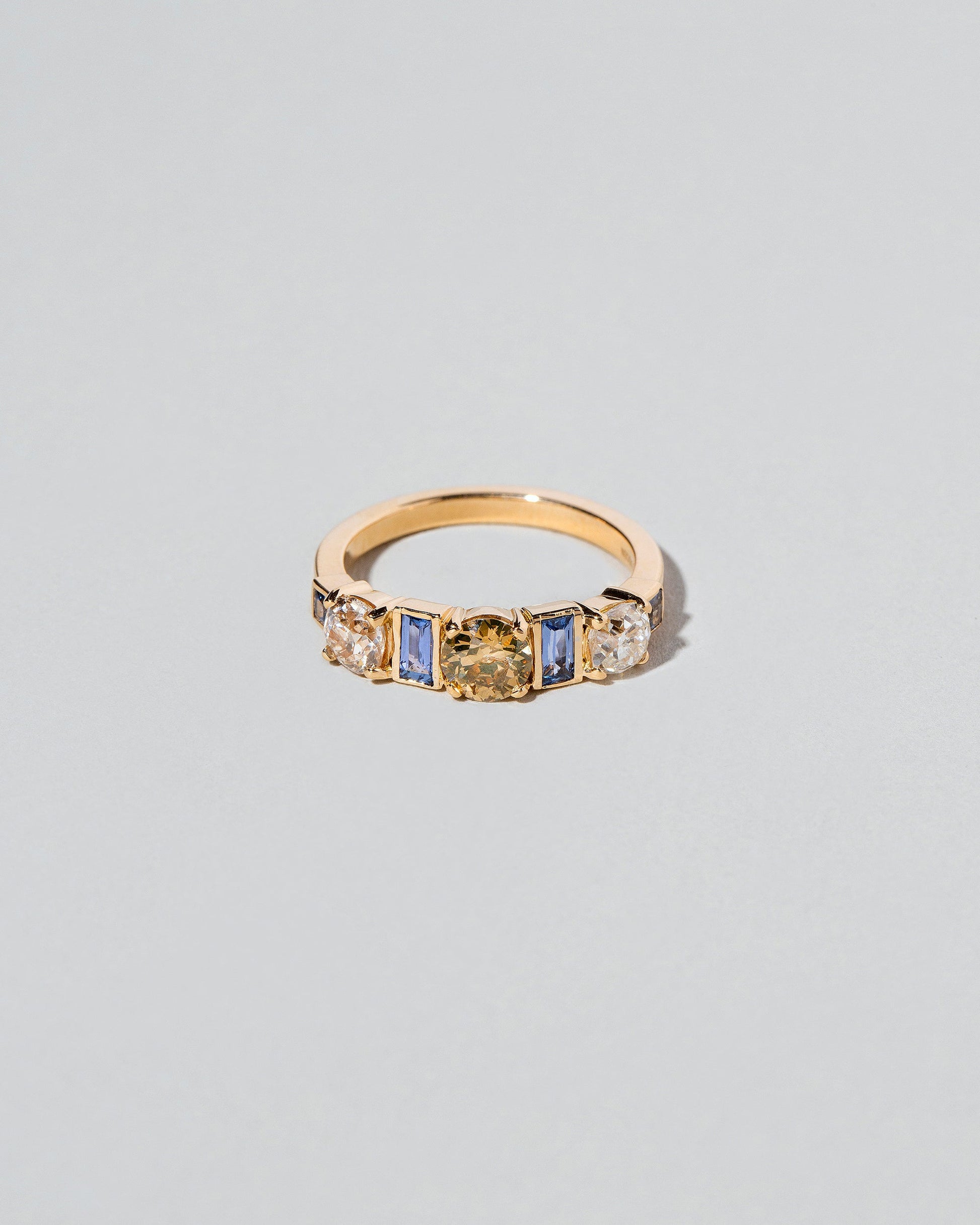  Morant Ring on light color background.