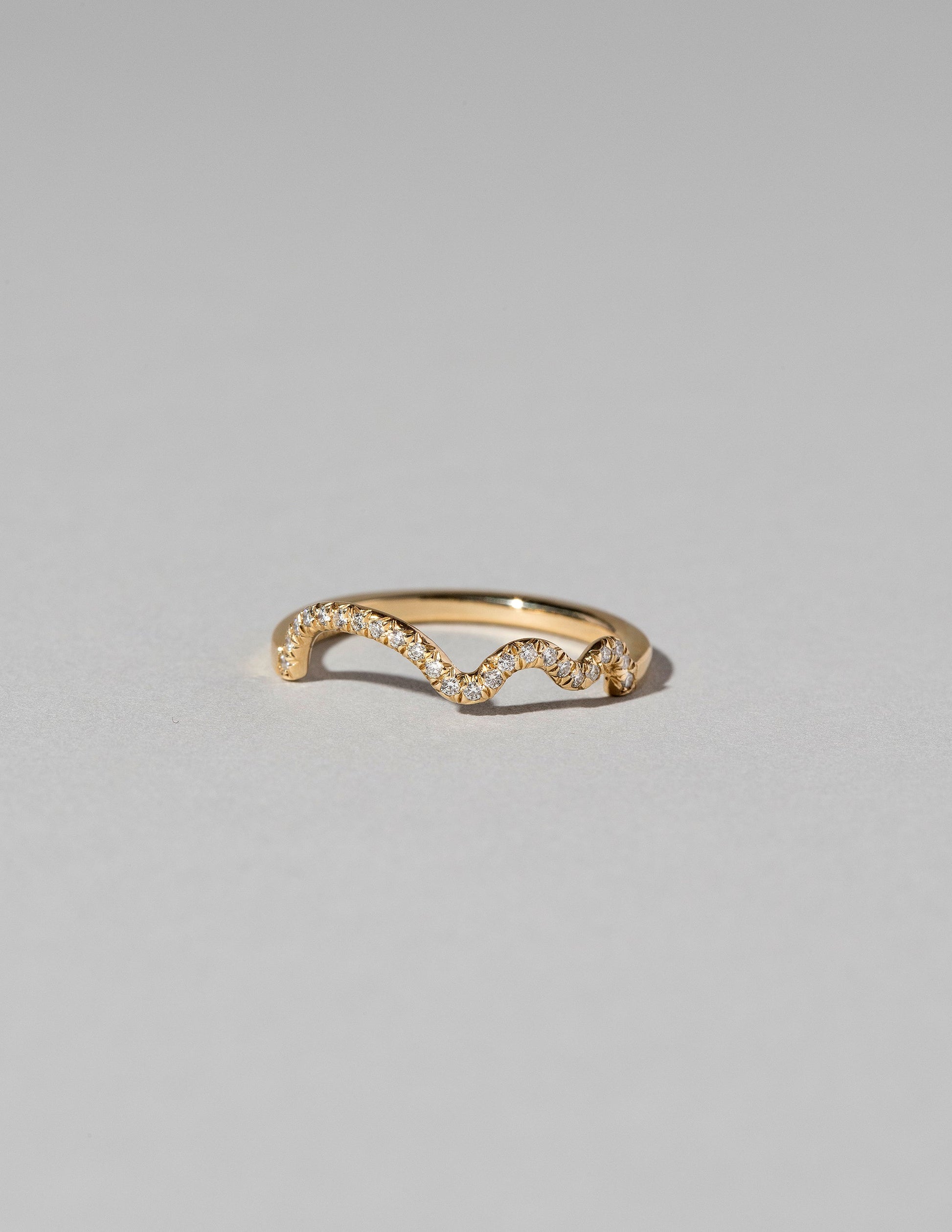  Squiggle Band - Pavé on light color background.